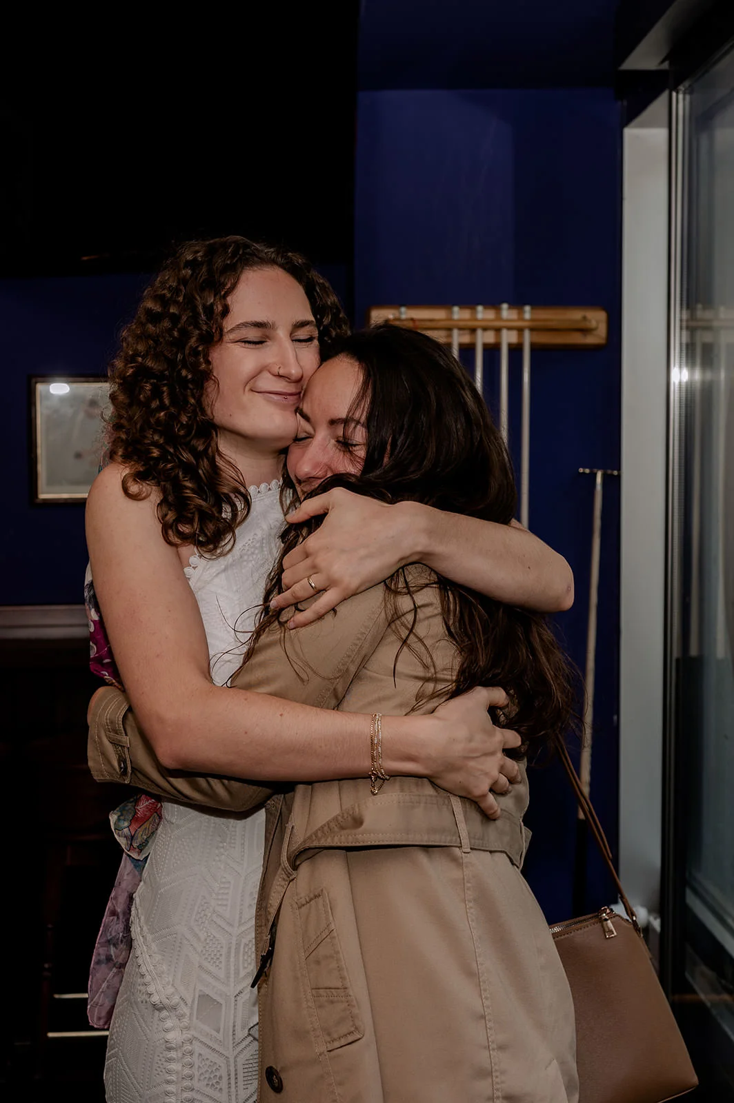 Hochzeit in einem Irish Pub in Lenzburg, Schweiz (Hochzeitsfotografie von Franzie Herre Photography) International Wedding